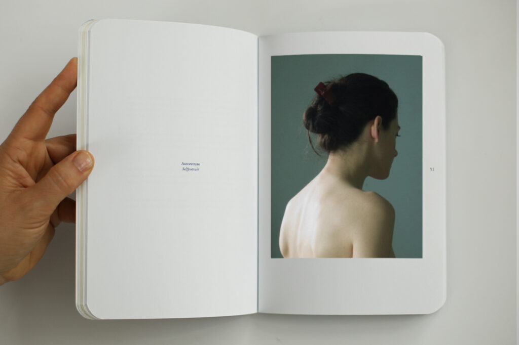 Autorretrato tomado a través de un espejo, 2010